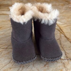 Baby Uggs size 0/1